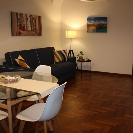 Stefano'S Apartment Bari Exteriör bild